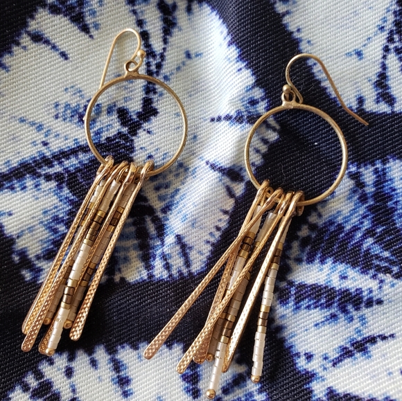 Jewelry - Boho gold colored earrings with bead detail